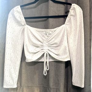 white quarter sleeve boutique crop top